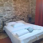 Thodis Villa's * Karianí