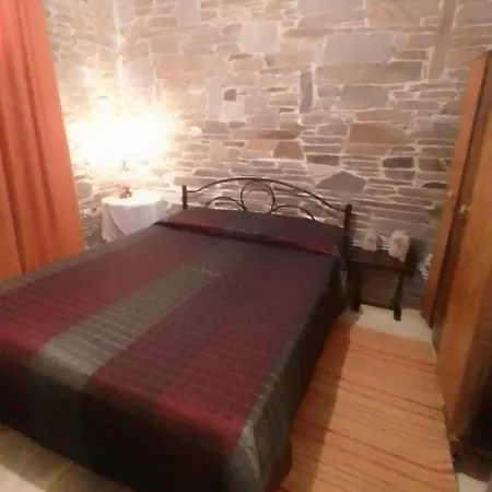 Thodis Villa's * Karianí