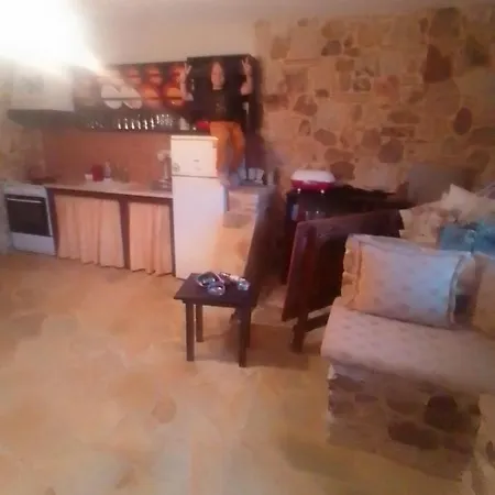 Thodis Villa's Karianí