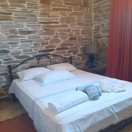 Thodis Villa's * Karianí