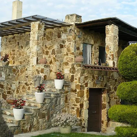 Thodis Villa's Karianí