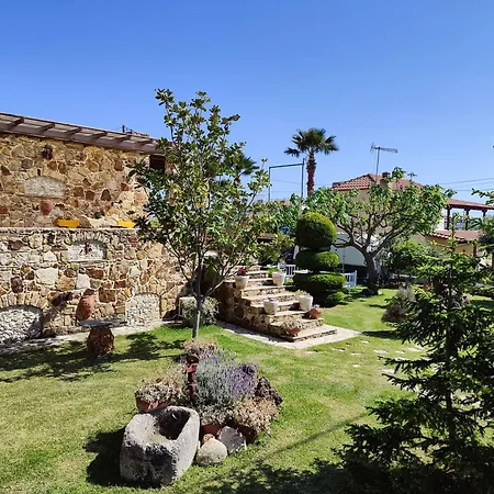 Thodis Villa's Karianí