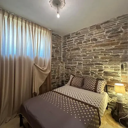 Thodis Villa's Βίλα Karianí