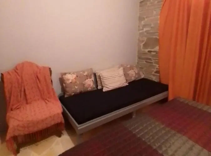 Thodis Villa's * Karianí