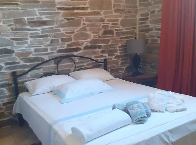 Thodis Villa's * Karianí