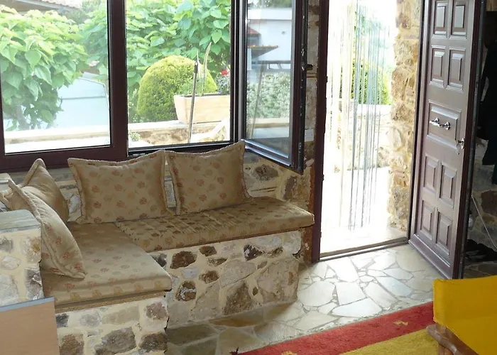 Thodis Villa's * Karianí